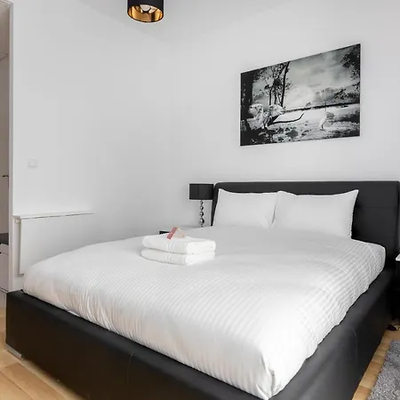 Apartment Wola Chic *