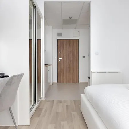 Wola Chic By Bookinghost * ワルシャワ