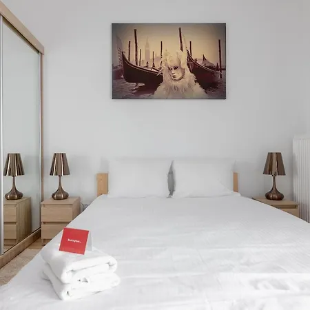 Wola Chic By Bookinghost