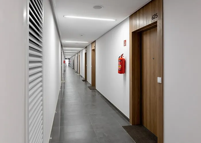 Wola Chic By Bookinghost 华沙