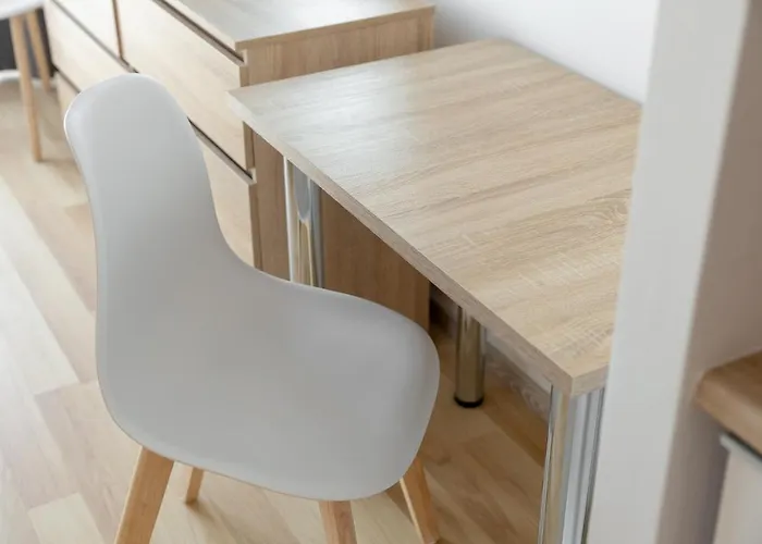 Wola Chic By Bookinghost