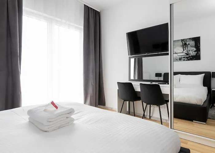 Wola Chic By Bookinghost