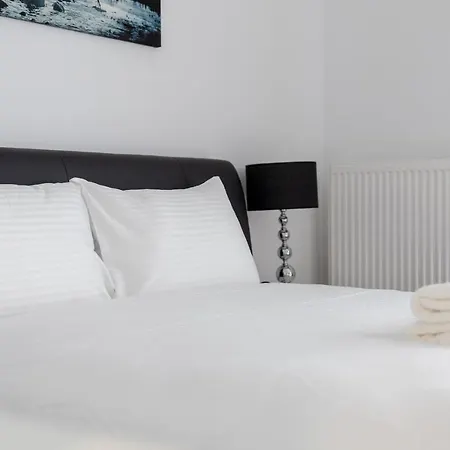 Wola Chic By Bookinghost *